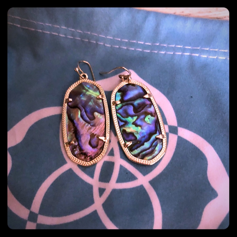 Kendra Scott Elle Abalone earrings 💕😍